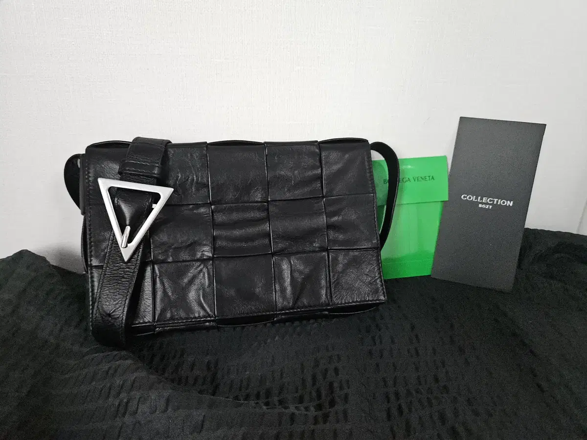 ( Bottega Veneta) 보테가베네타 스몰 레더 카세트백 블랙